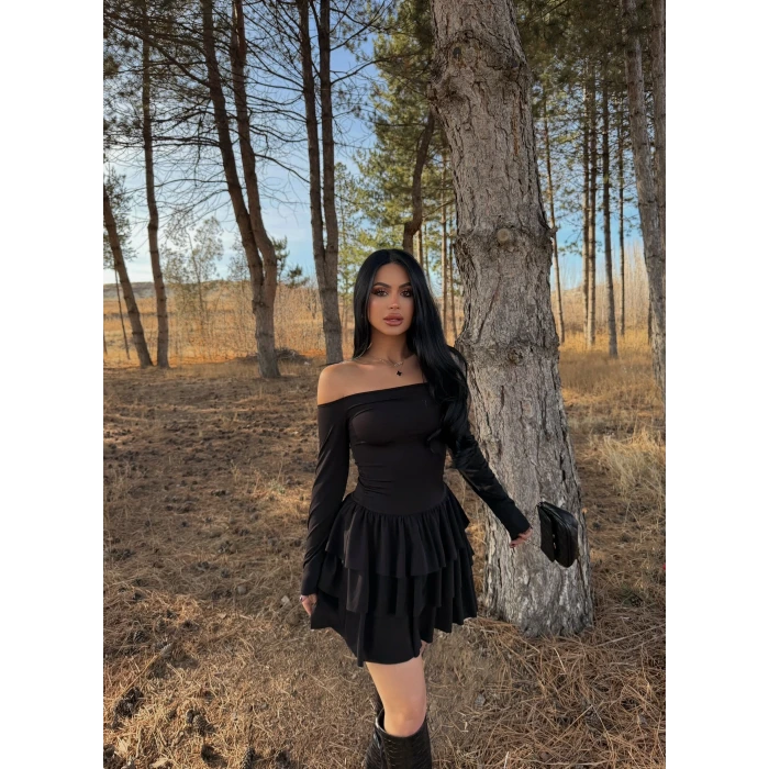 Siyah Eteği Fırfırlı Madonna Elbise
