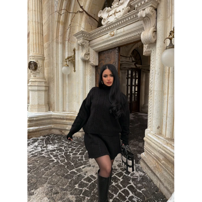 Siyah Etekli Örgü Triko Takım