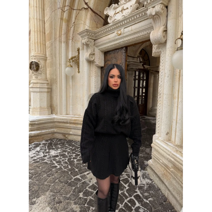 Siyah Etekli Örgü Triko Takım