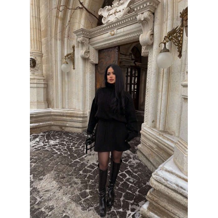 Siyah Etekli Örgü Triko Takım