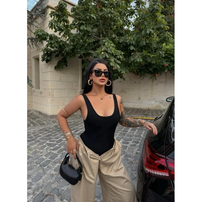 Siyah Fitilli Göğüs Kaplı Bodysuit