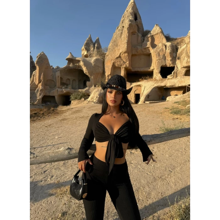 Siyah Göğüs Bağlamalı Crop