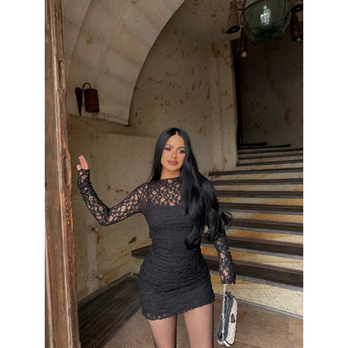 Siyah İçi Astarlı Güpürlü Elbise