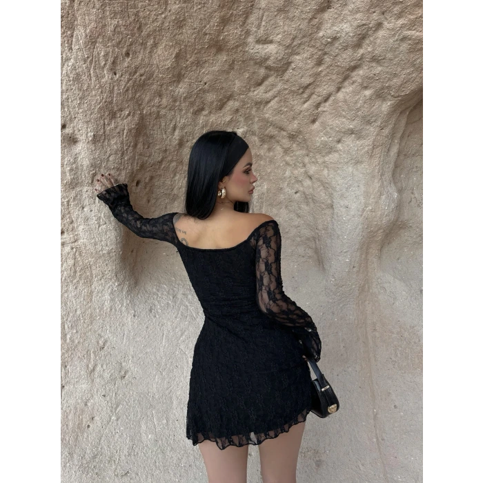 Siyah İçi Astarlı Güpürlü Elbise