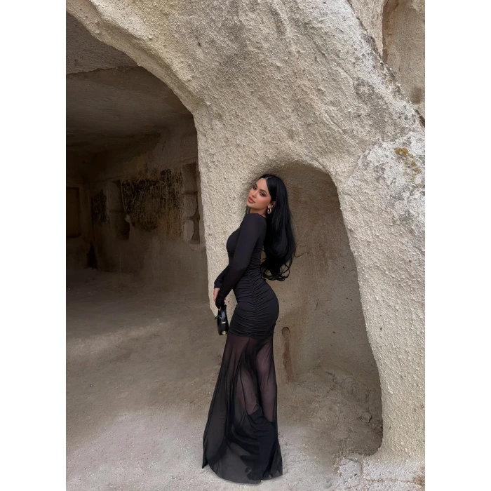 Siyah Kare Yaka Tüllü Maxi Elbise