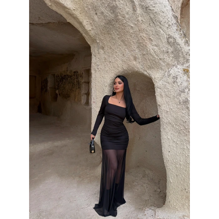 Siyah Kare Yaka Tüllü Maxi Elbise