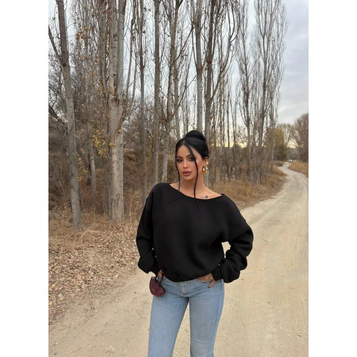 Siyah Kayık Yaka Şardonlu Sweat