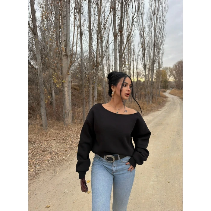Siyah Kayık Yaka Şardonlu Sweat