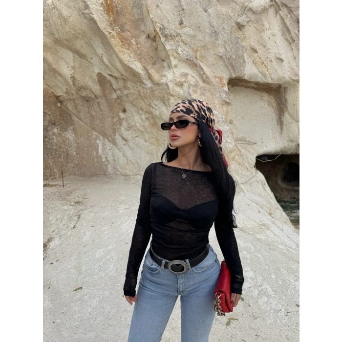 Siyah Kayık Yaka Transparan Crop