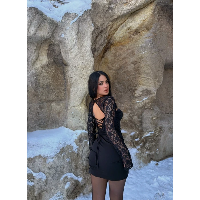 Siyah Kol Güpürlü Sırt Dekolte Elbise