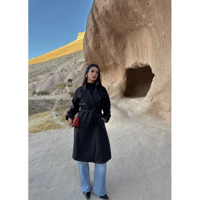 Siyah Kol Katlamalı Kemerli Trençkot