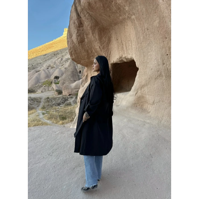 Siyah Kol Katlamalı Kemerli Trençkot