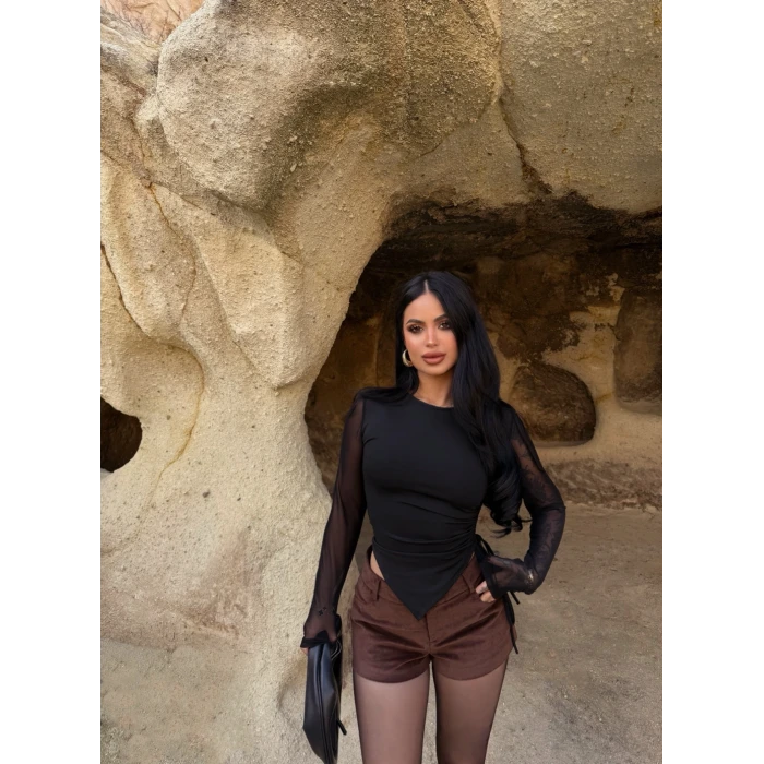 Siyah Kolları Tül Büzgülü Crop