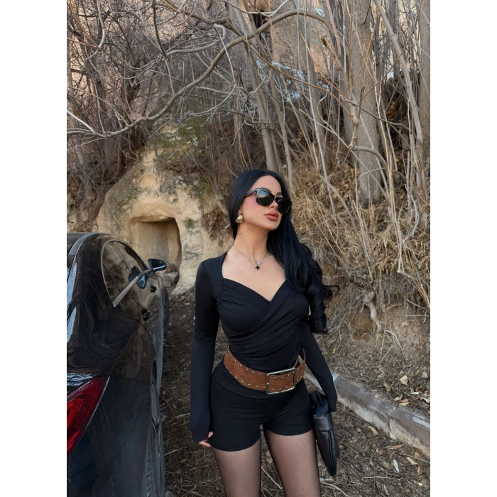 Siyah Kruvaze Büzgülü Crop