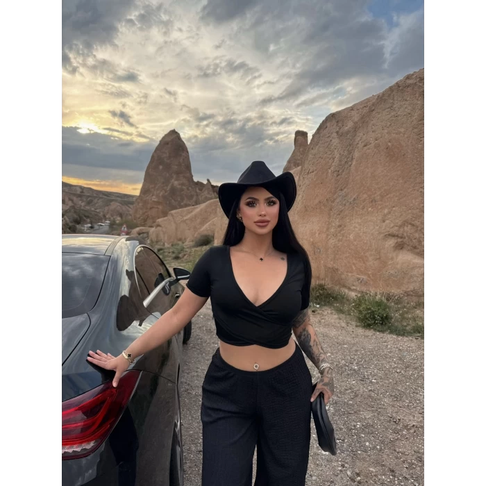 Siyah Kruvaze Crop