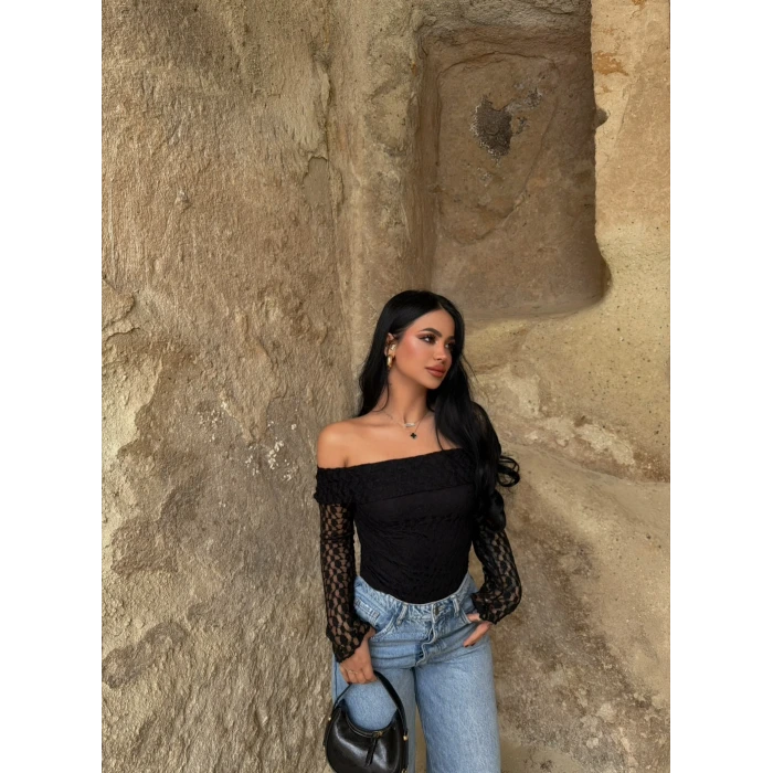 Siyah Madonna Yaka Fistolu Crop