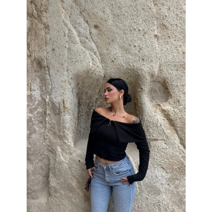 Siyah Mendili Yaka Fermuarlı Crop
