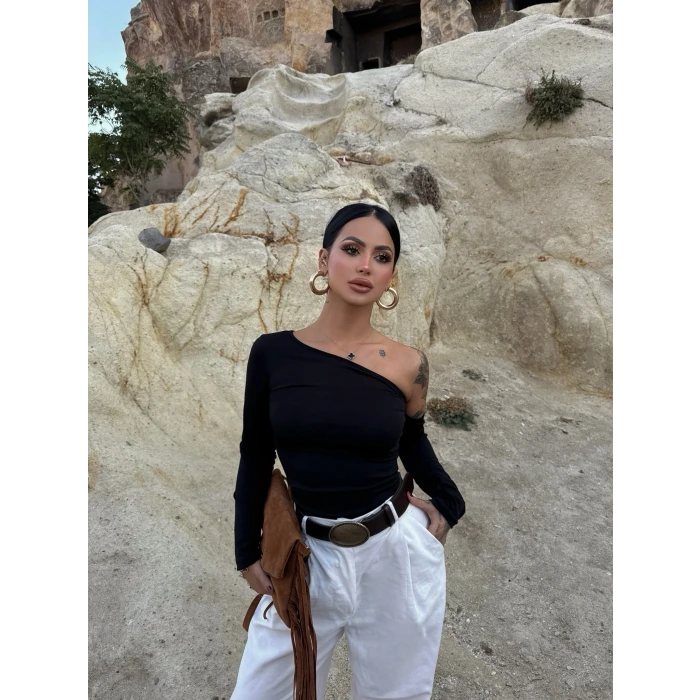 Siyah Omuz Açık Basic Crop