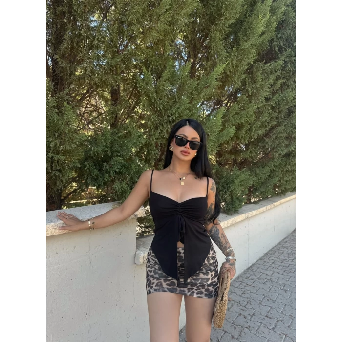 Siyah Önü Fiyonklu Kelebek Crop