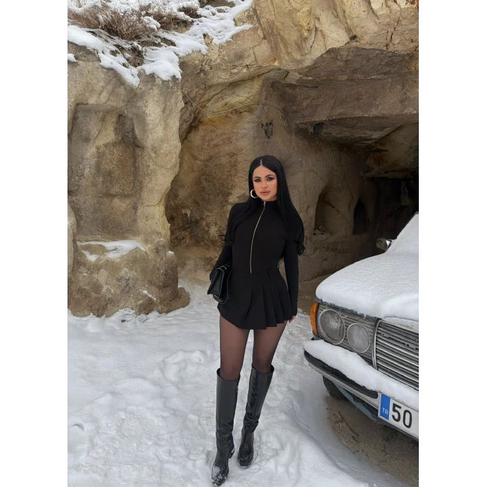 Siyah Pileli Viskon Şort Etek