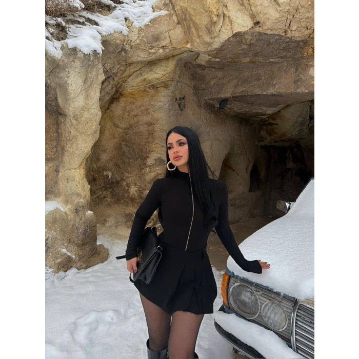 Siyah Pileli Viskon Şort Etek