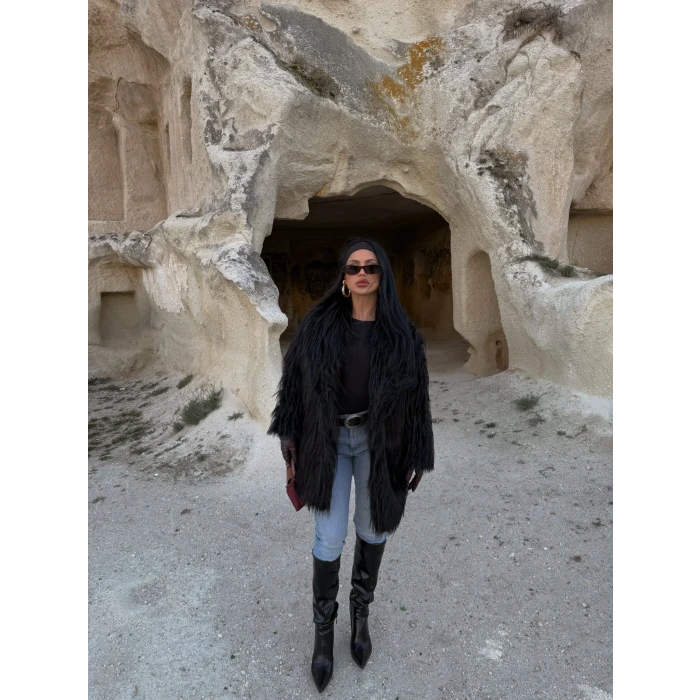 Siyah Şal Yaka Saçaklı Kürk