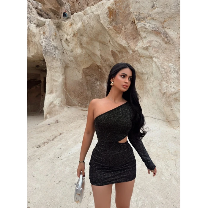 Siyah Simli Yan Pencereli Elbise