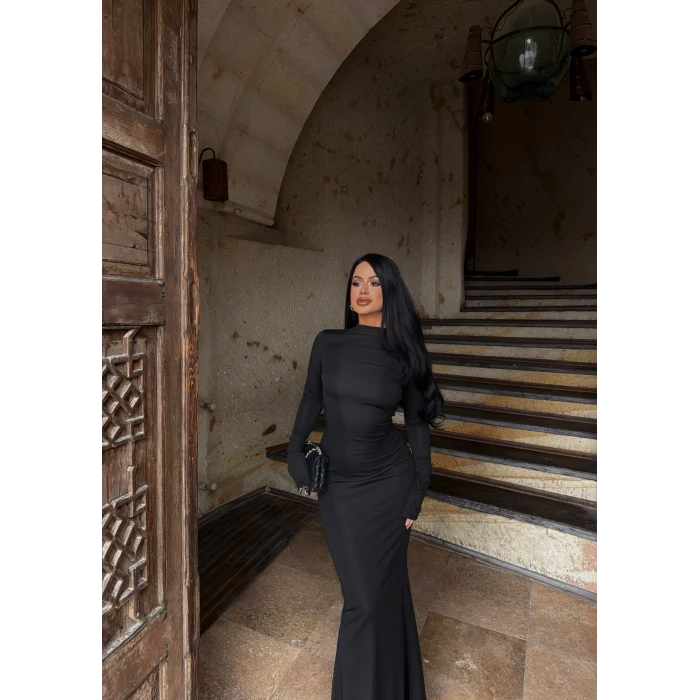 Siyah Sırt Pencereli Maxi Elbise