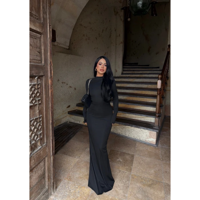 Siyah Sırt Pencereli Maxi Elbise