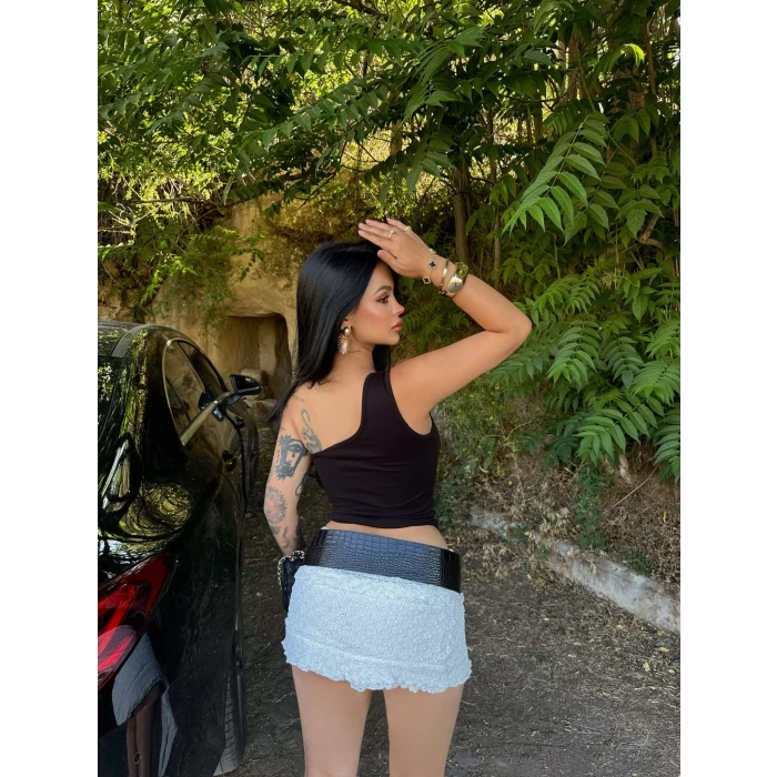 Siyah Tek Omuz Tokalı Crop