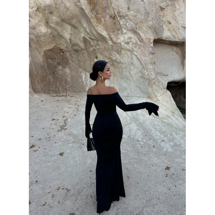 Siyah Tek Yırtmaçlı Madonna Elbise