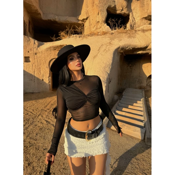 Siyah Ön Çapraz Tül Detay Crop