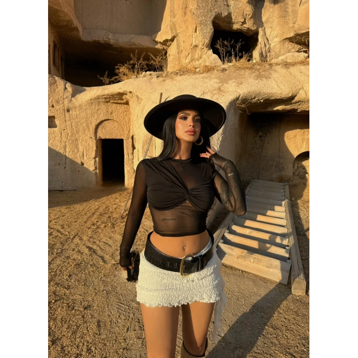 Siyah Ön Çapraz Tül Detay Crop