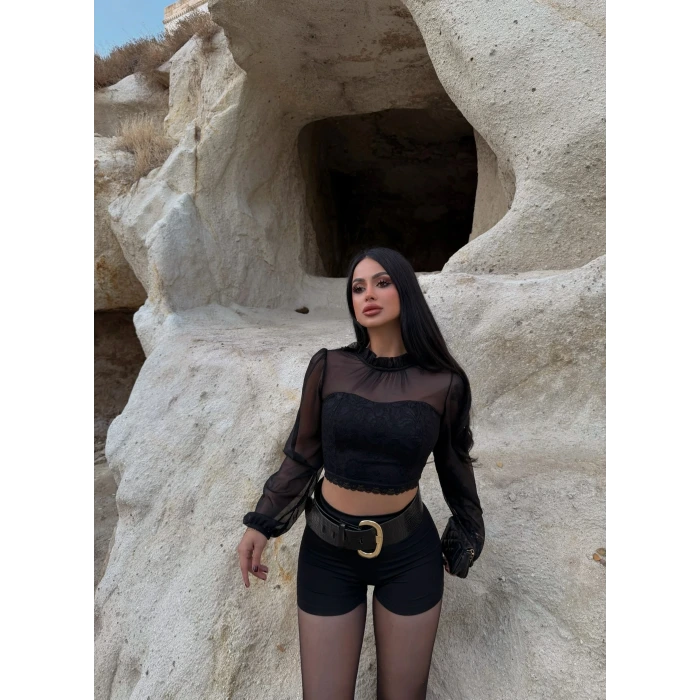 Siyah Tül Detaylı Güpürlü Bluz