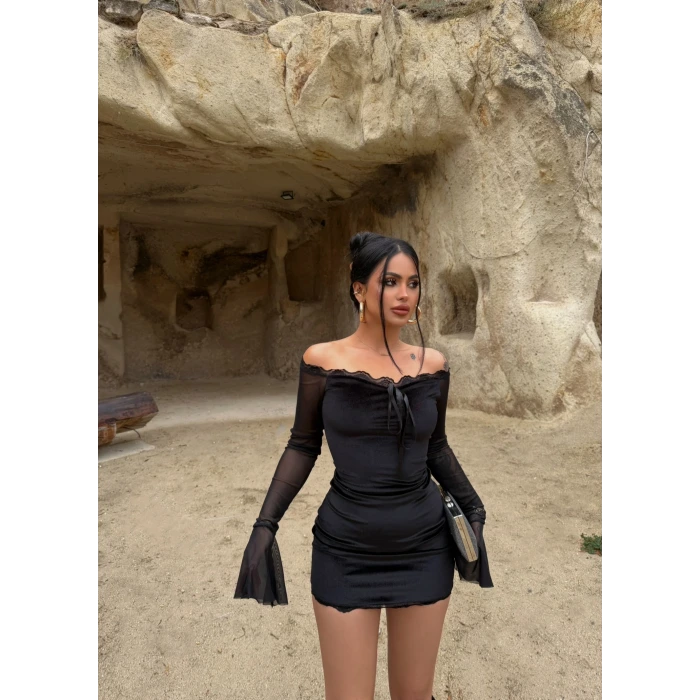 Siyah Yaka Bağlamalı Kadife Elbise