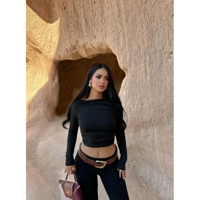 Siyah Yaka Degaje Büzgülü Crop