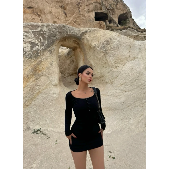 Siyah Yaka Düğmeli Kaşkorse Elbise