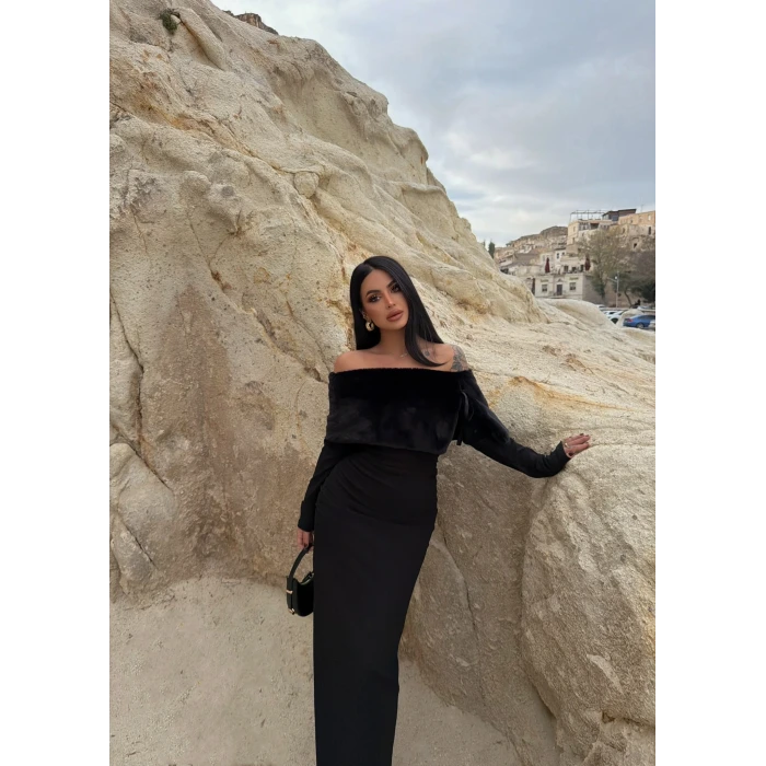 Siyah Yakası Kürklü Krep Elbise