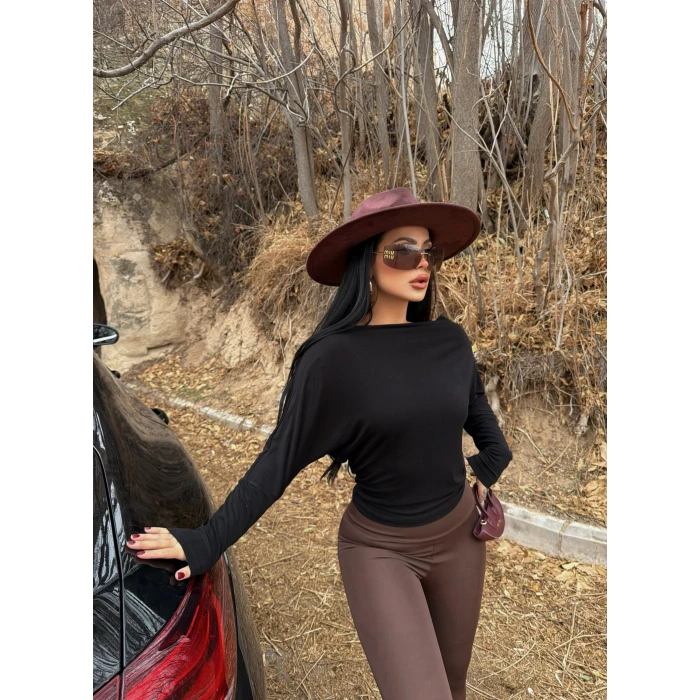 Siyah Yarasa Kol Kayık Yaka Bluz