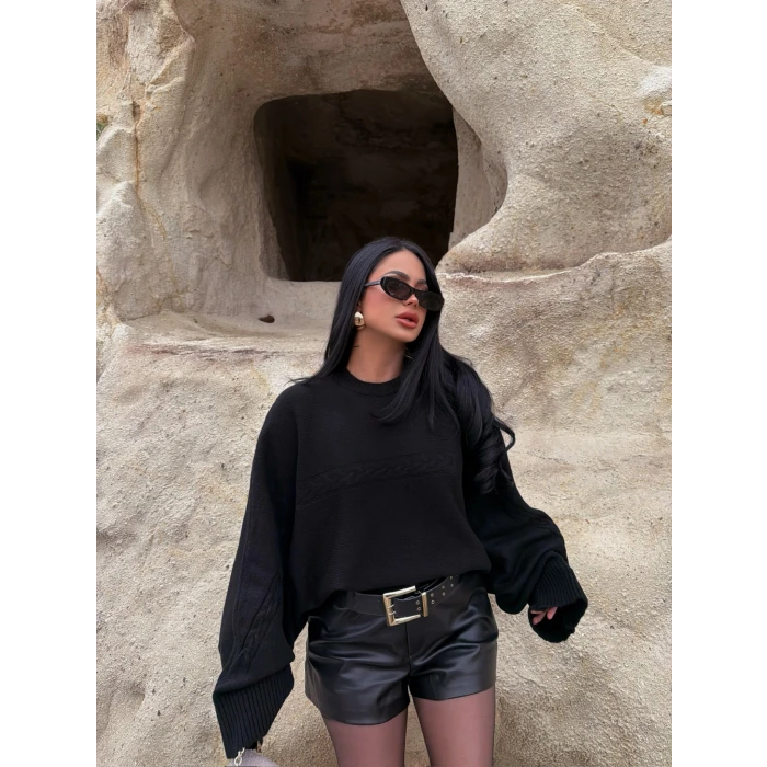 Siyah Yarasa Kol Örgü Detay Kazak