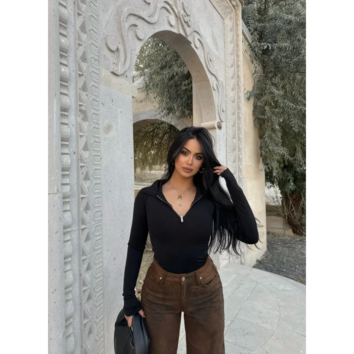 Yaka Fermuarlı Bodysuit