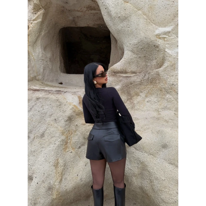 Yüksek Bel Deri Şort