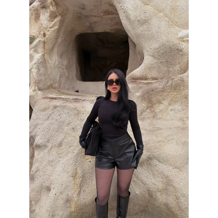 Yüksek Bel Deri Şort