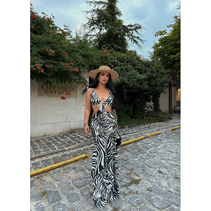 Zebra Yan Pencereli Maxi Elbise