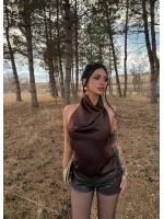 Kahve Boyundan Geçmeli Saten Bluz