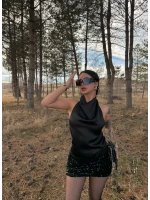 Siyah Boyundan Geçmeli Saten Bluz