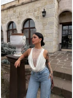 Beyaz Sırt Düğmeli Güpürlü Bodysuit