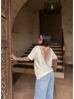 Beyaz Sırt V Güpürlü Tişört