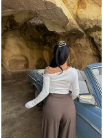 Beyaz Kayık Yaka Güpürlü Bluz