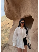 Beyaz Tek Cep Sırt Dekolte Gömlek